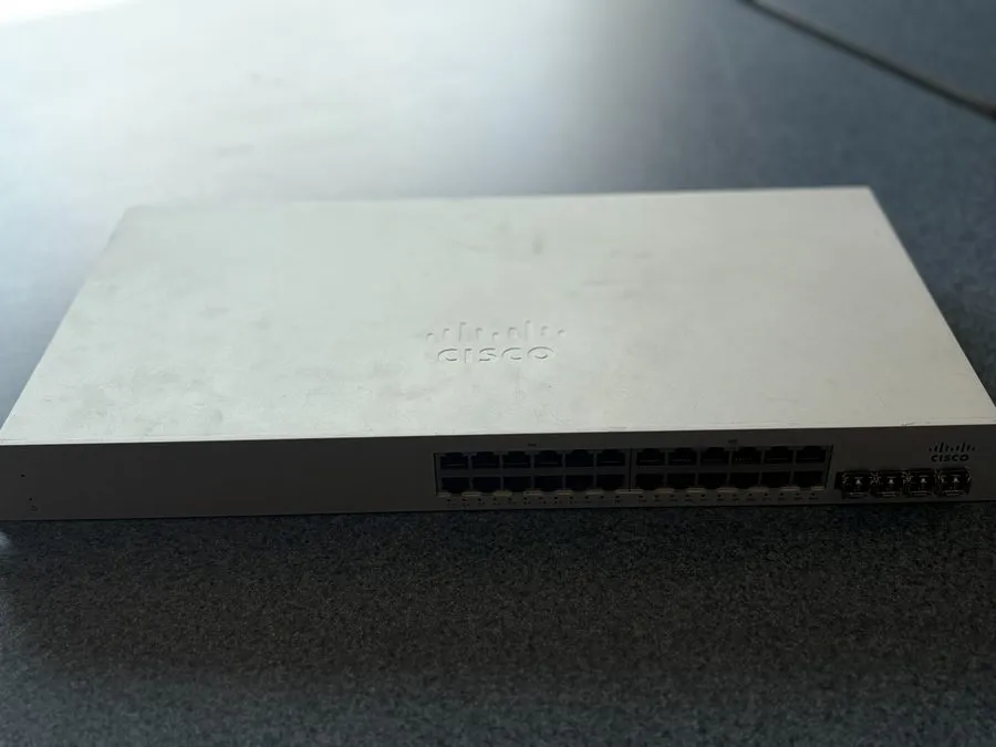 Коммутатор Cisco Meraki MS210-24P 24-Port Gigabit PoE Ethernet Switch UNCLAIMED
