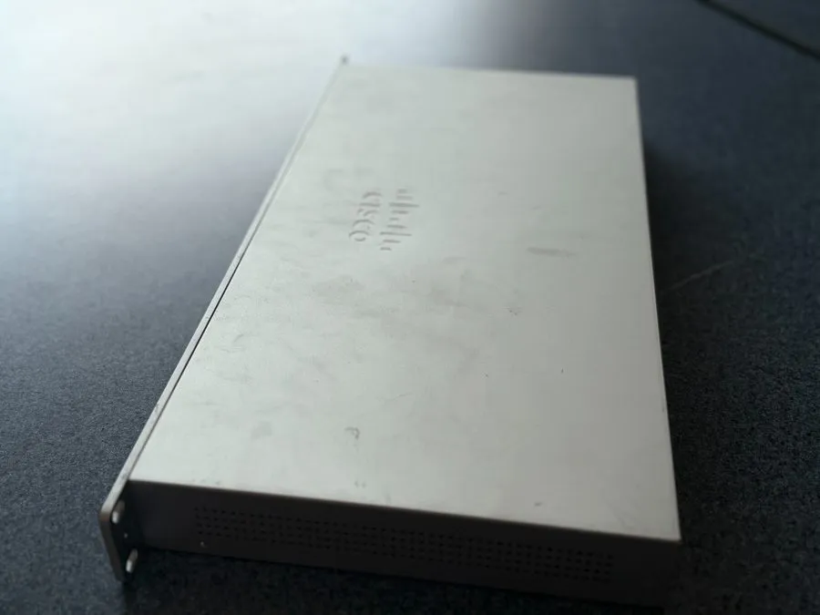 Коммутатор Cisco Meraki MS210-24P 24-Port Gigabit PoE Ethernet Switch UNCLAIMED — фото лота 2