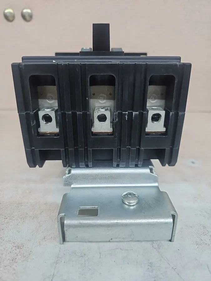 Автоматический выключатель Square D FA34030 Circuit Breaker 30A 3 Pole 480V 3P 3