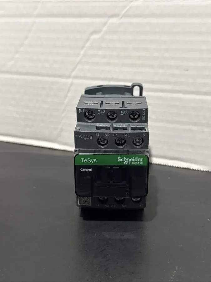 Контактор Schneider Electric LC1D09 TeSys Contactor 25A 690V 50/60Hz 6kV 3 Pole