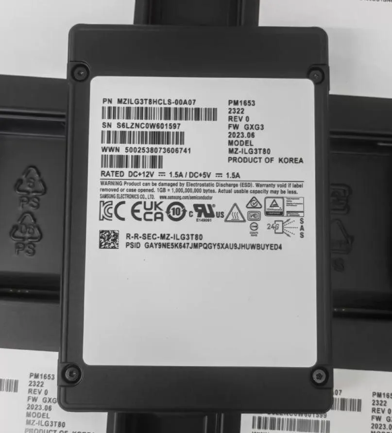 SSD-накопитель Samsung PM1653 3.84TB SSD 2.5" SAS 24Gbps MZ-ILG3T80 MZILG3T8HCLS
