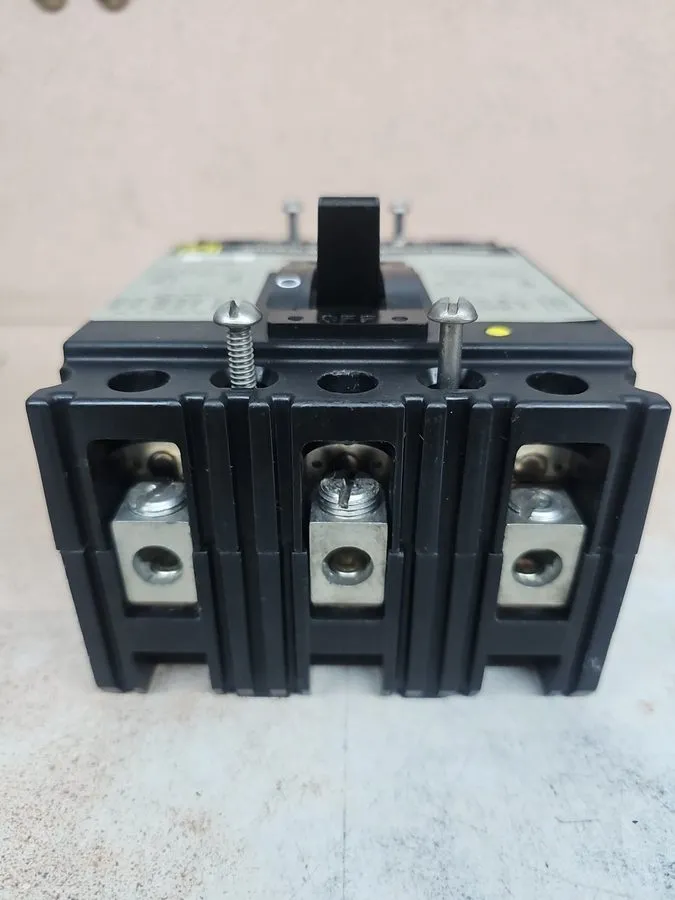 Автоматический выключатель Square D FAL34100 Circuit Breaker 100A 3-Pole 480V AC