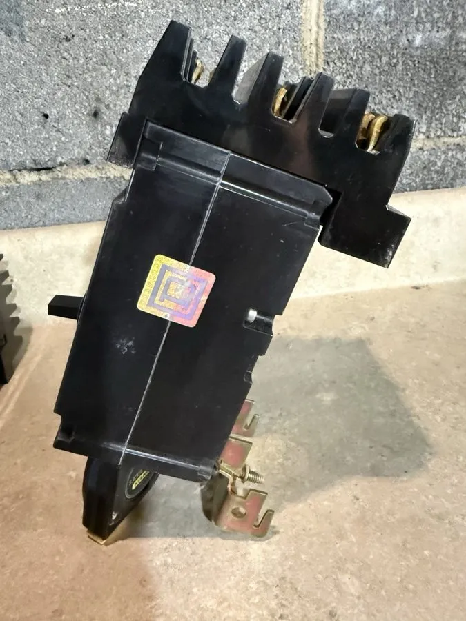 Автоматический выключатель Square D FC34030 30A 480V AC 3-Pole Circuit Breaker