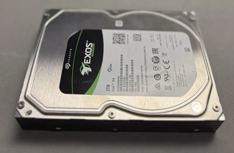 Жёсткий диск Seagate Exos 7E8 ST2000NM000A 2TB 3.5" SATA 7200RPM Enterprise Hard — фото лота 2