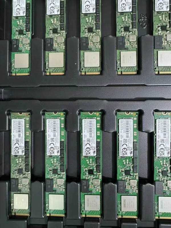 SSD-накопитель Samsung PM983 3.84TB SSD M.2 22110 PCIe NVMe MZ-1LB3T80 MZ1LB3T8H — фото лота 3