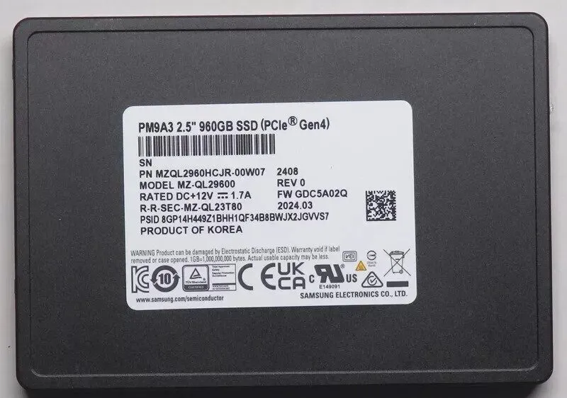 SSD-накопитель Samsung PM9A3 960GB PCI-E Gen4 x4 NVMe 2.5'' U.2 SSD MZ-QL29600 4