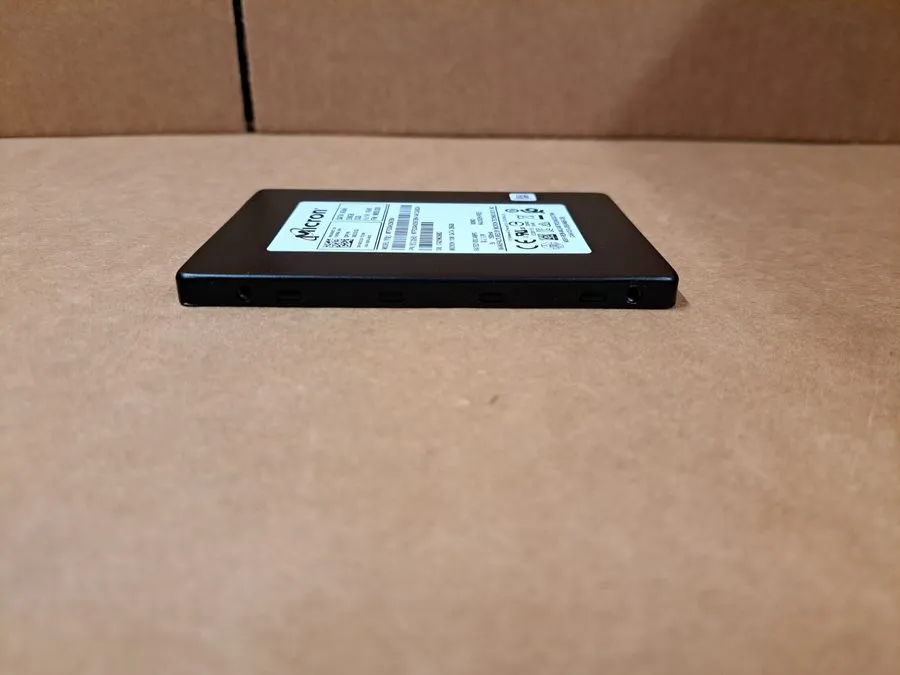 Жёсткий диск HP 795961-001 Micron MTFDDAK256TBN 1100 256GB SATA Disque Dur 2.5 i