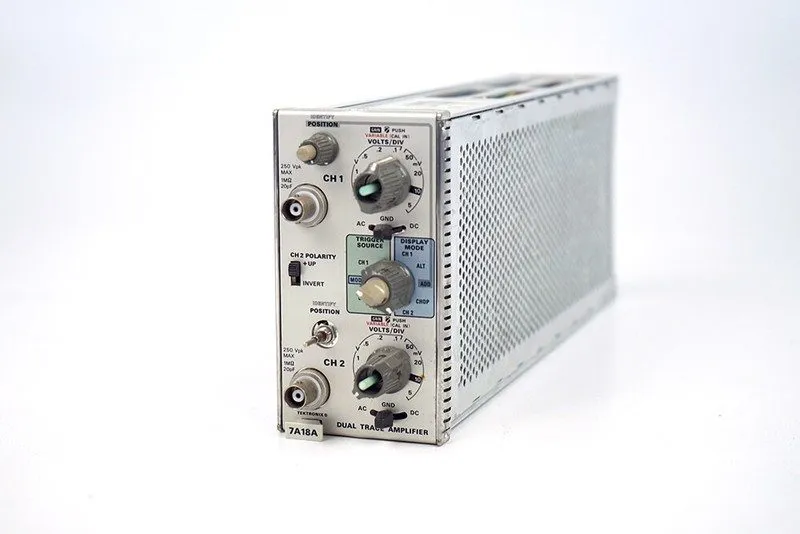 Осциллограф Tektronix 7A19 600MHz Vertical Amplifier Plug-In 7000 Series Oscillo