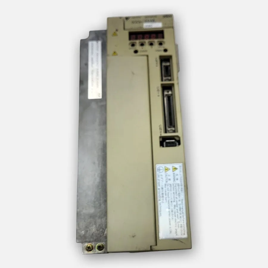 Сервопривод YASKAWA SGDH-30AE SERVOPACK 200-230VAC 3PH 50/60HZ 17.0A