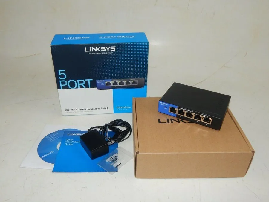 Коммутатор Linksys LGS105 5-Port Gigabit Desktop Ethernet Network Switch