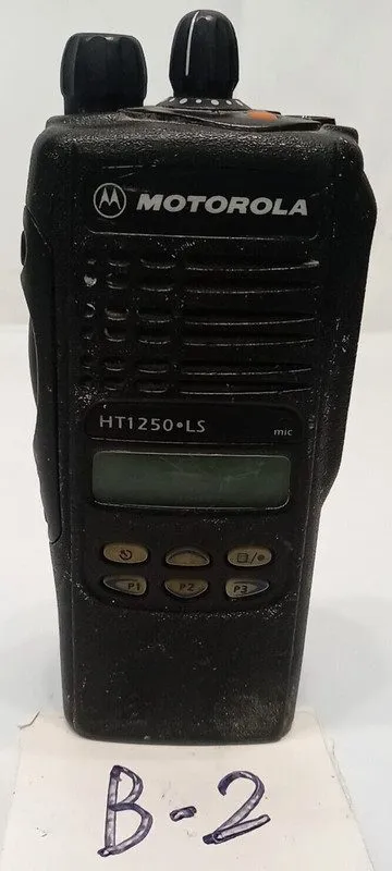 Радиостанция Motorola HT1250 LS+ UHF 450-512MHz 4W 16CH Two Way Radio AAH25SDH9D