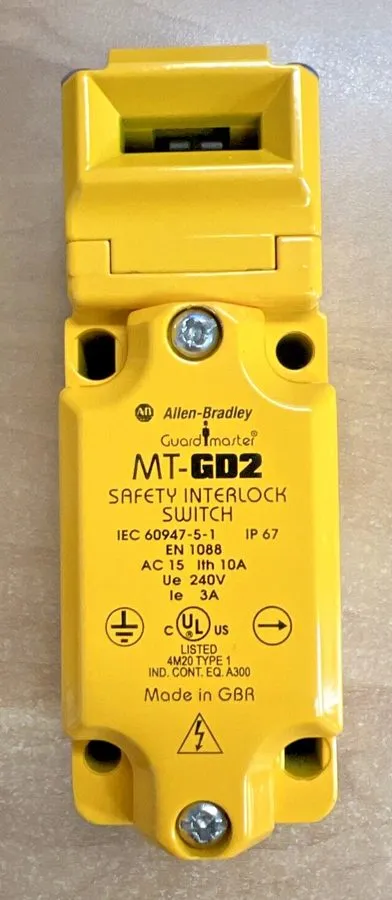 Реле безопасности Allen-Bradley 440K-MT55038 Guardmaster MT-GD2 Safety Interlock