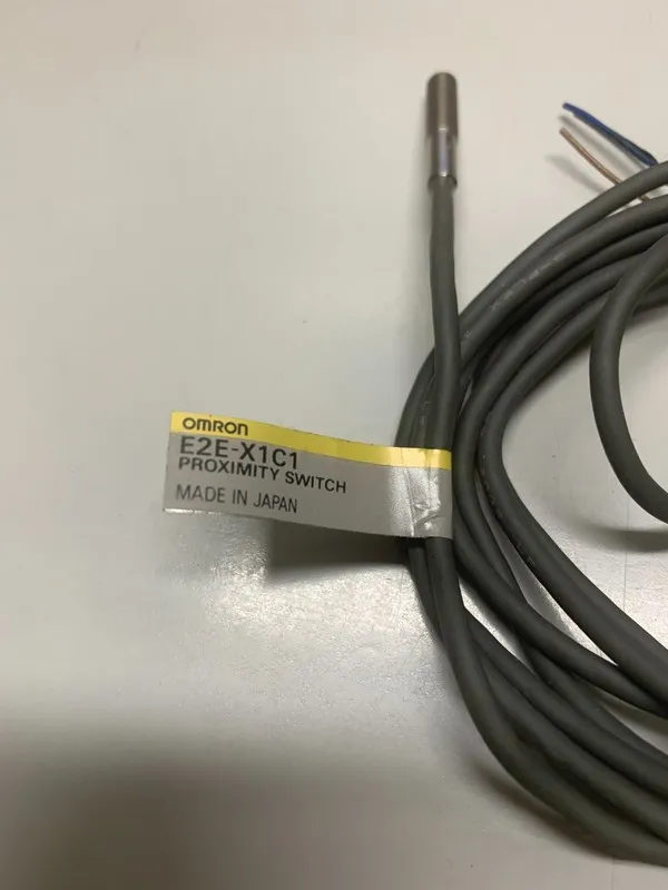Датчик приближения Omron E2E-X1C1 Proximity Sensor, NPN NO, 1mm Range, 12-24VDC, — фото лота 1