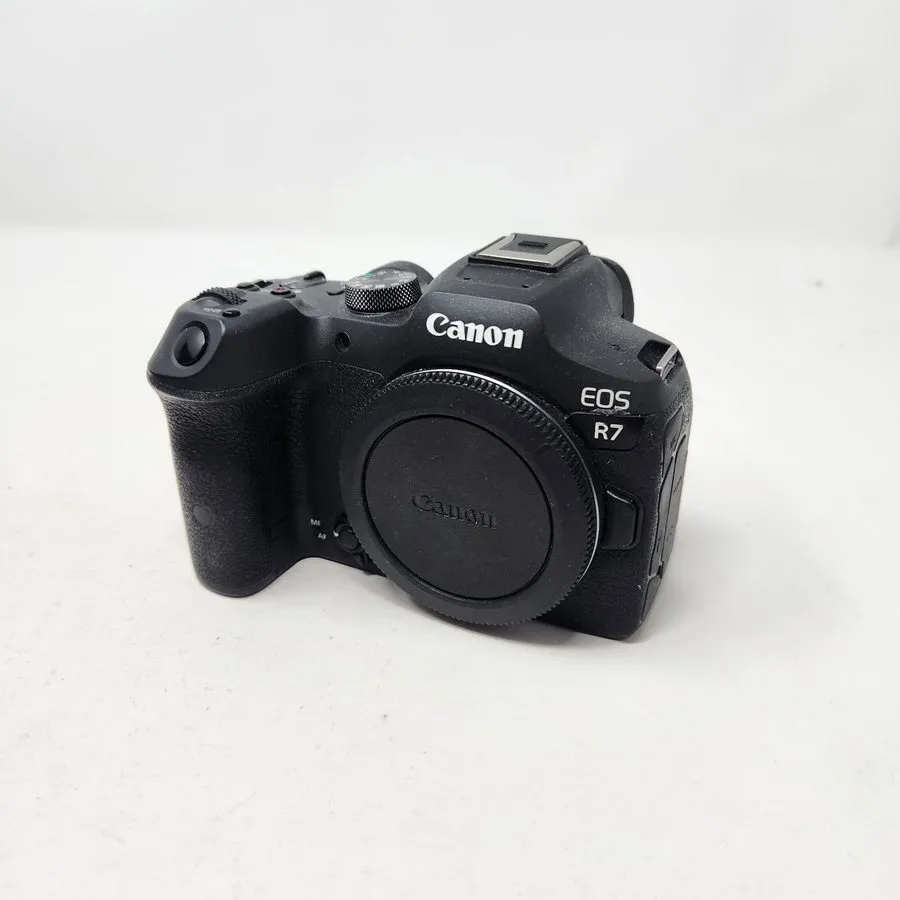 Фотокамера Canon EOS R6 Mark III Mirrorless 32.5MP Full Frame w/ 24-105mm — фото лота 1
