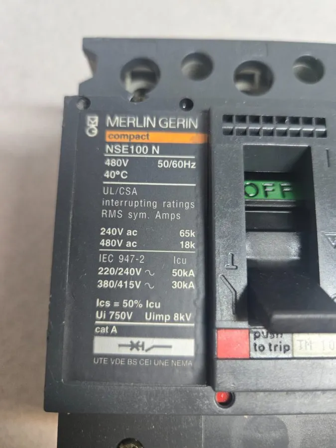 Автоматический выключатель MERLIN GERIN NENL34050 CIRCUIT BREAKER 50 A 3P 480V N