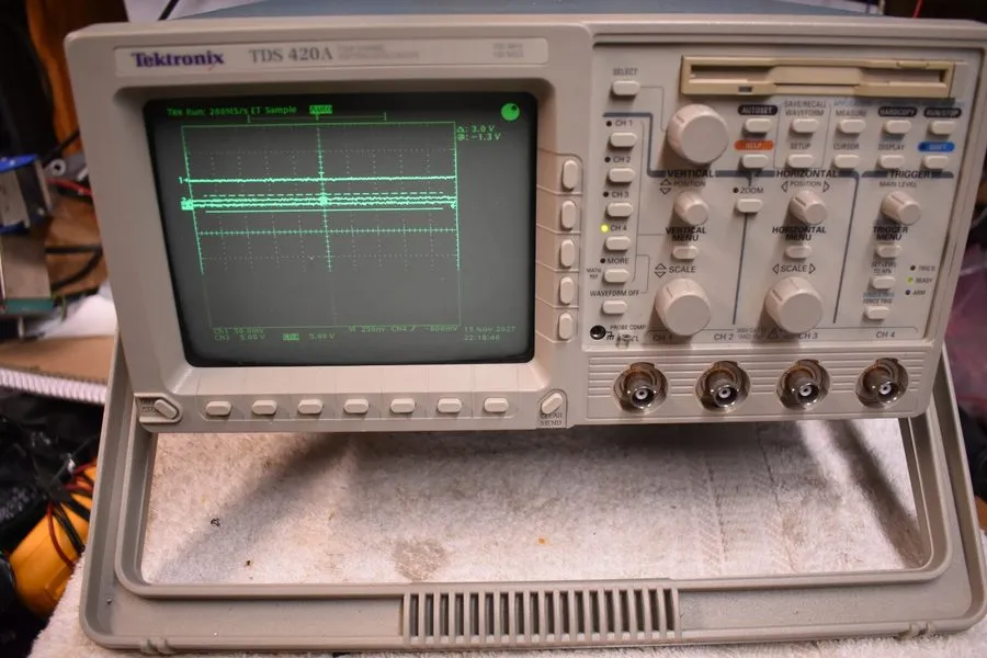 Осциллограф Tektronix TDS 430A 2-Ch 400MHz 100MS/s Digitizing Oscilloscope 8-bit