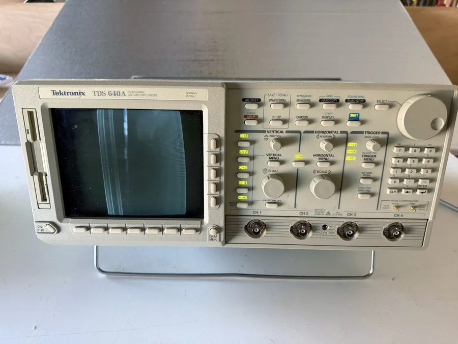 Осциллограф Tektronix TDS 640A 4-Ch 500MHz 2GS/s Digitizing Oscilloscope Opts 05