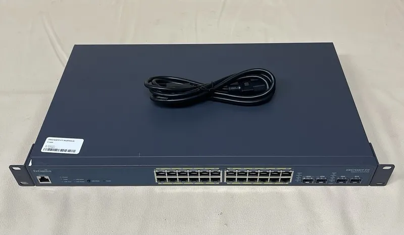 Коммутатор EnGenius 24-Port 410W Gigabit PoE+ Switch Layer 2 w/ 4 SFP EWS7928FP- — фото лота 1