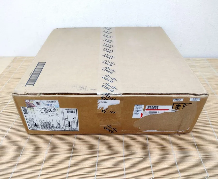 Маршрутизатор Cisco ISR4331-DNA ISR 4331 3 GE 2 NIM 1 SM DNA Support Box