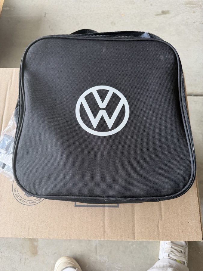 Аккумулятор Volkswagen EV Charger Cable Dual Voltage Level 1 & 2 11A.054.410 — фото лота 2