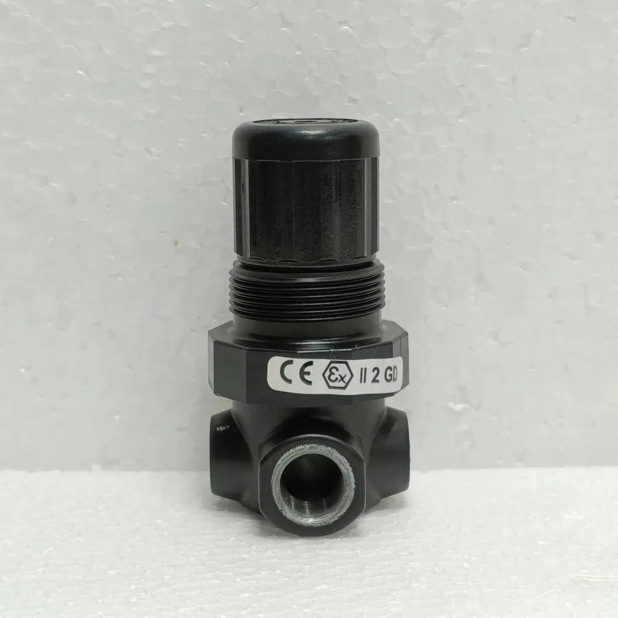 Трубопроводная арматура Norgren R07-200-RNKG Pneumatic Pressure Regulator with G — фото лота 2