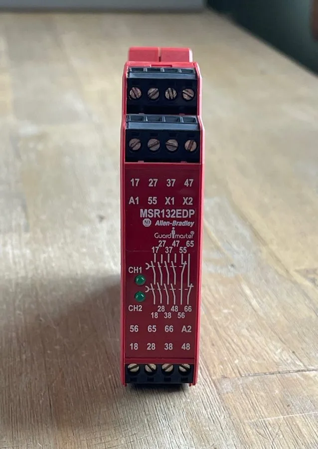 Реле безопасности GUARANTEED! ALLEN-BRADLEY GUARDMASTER SAFETY RELAY 440R-E23160