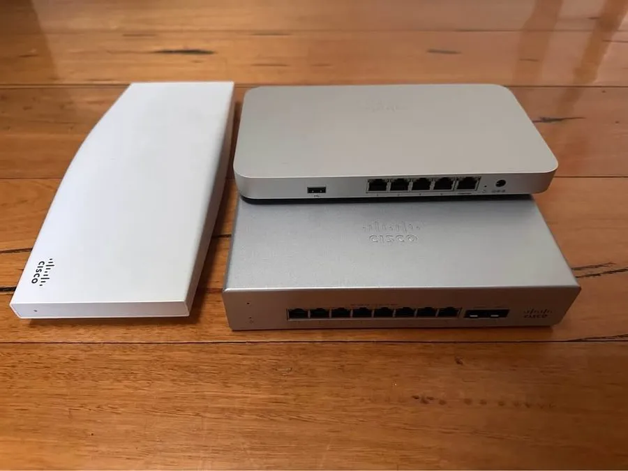 Коммутатор Cisco Meraki Network Bundle MS120-8FP Switch, MX64 Router, MR44 Wi-Fi
