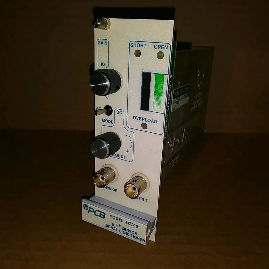Преобразователь сигнала PCB Piezotronics 442A101 ICP Sensor Signal Conditioner