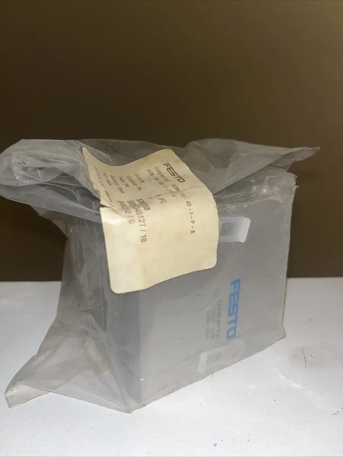 Пневмоцилиндр FESTO ADN-80-40-I-P-A Pnuematic Cylinder