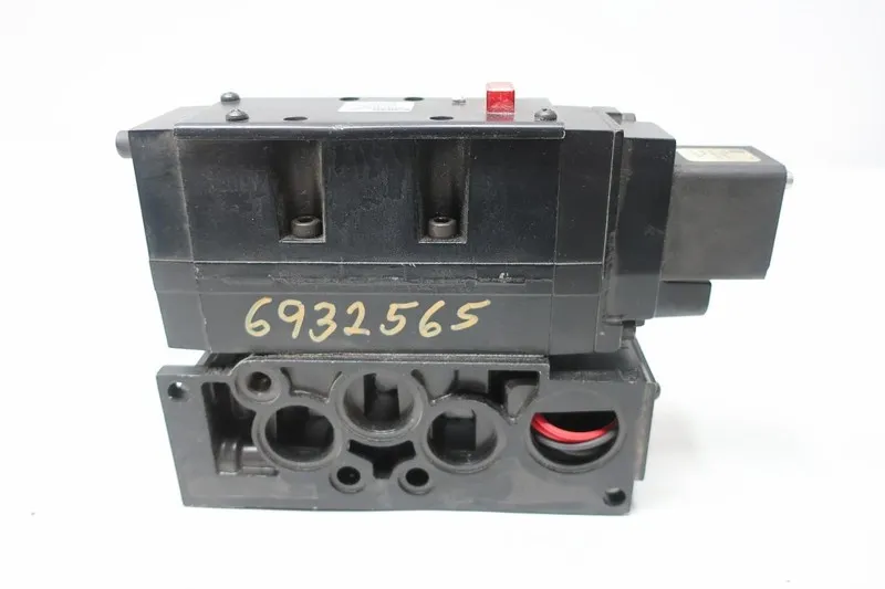 Пневмораспределитель PARKER PNEUMATIC DIRECTIONAL VALVE 120 VAC 6.2 WATTS 4510BF