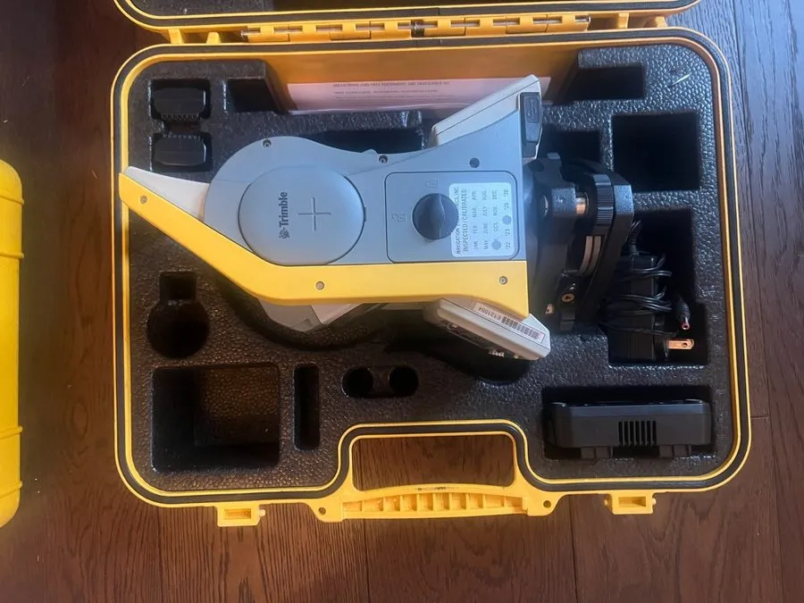 Геодезический прибор TRIMBLE C3 Autofocus total station, 2 R-10 GPS receivers, 2