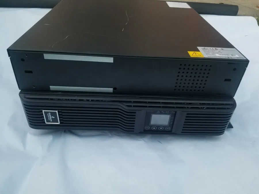 ИБП Emerson Vertiv Liebert GXT4, 2000RT120, 120V Double-Conversion Rack/Tower UP