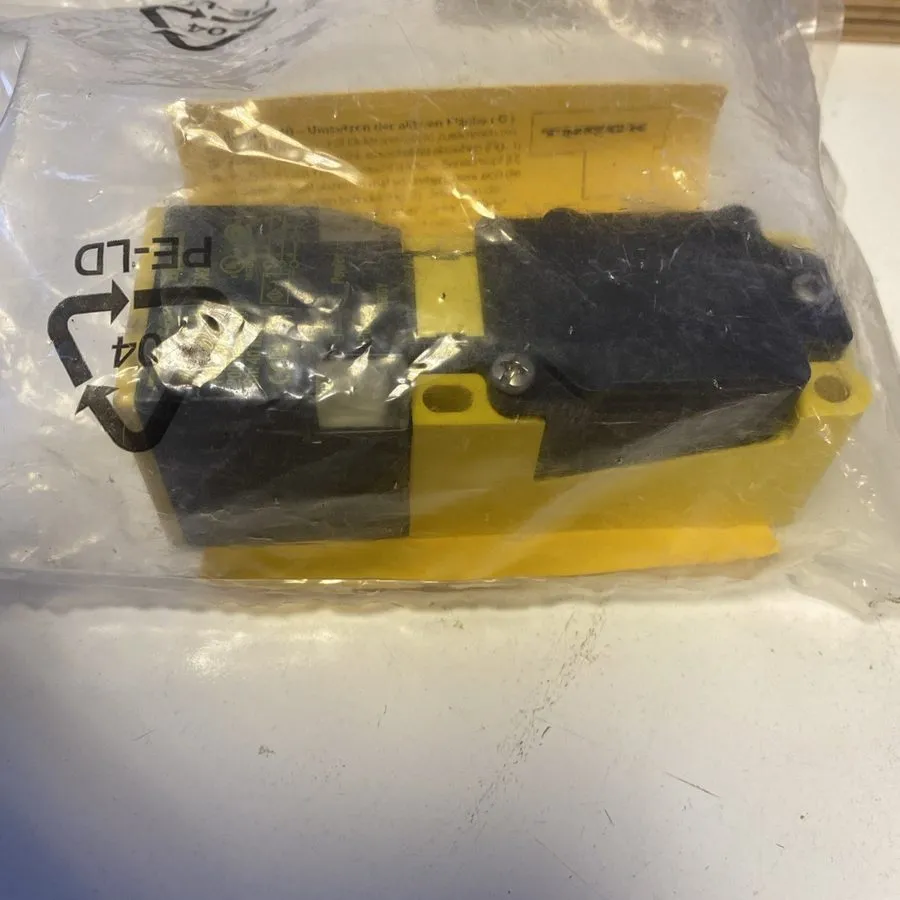 Датчик приближения Turck NI40U-CP40-AP6X2 1X Turck Proximity switch sensor — фото лота 2