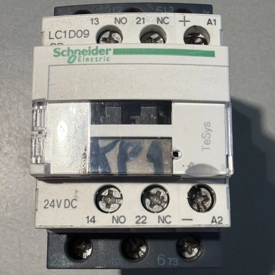 Контактор Schneider LC1D09BD TeSys D Contactor 9A 24VDC Coil + LAD4TBDL 3 Pole