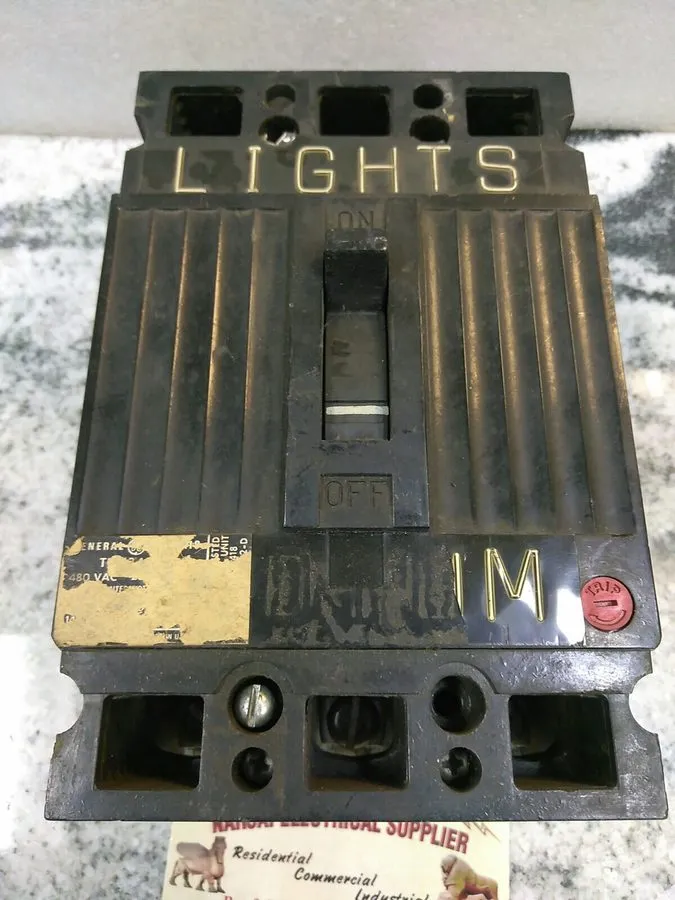 Автоматический выключатель GE TED134020 20-Amp 3-Pole Industrial Circuit Breaker