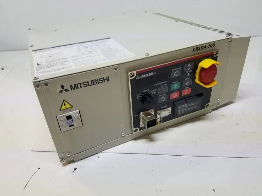 Робот Mitsubishi CR2DA-700 Robotic Arm Robot Controller CR2DA-751-SNS141 MELFA w — фото лота 1