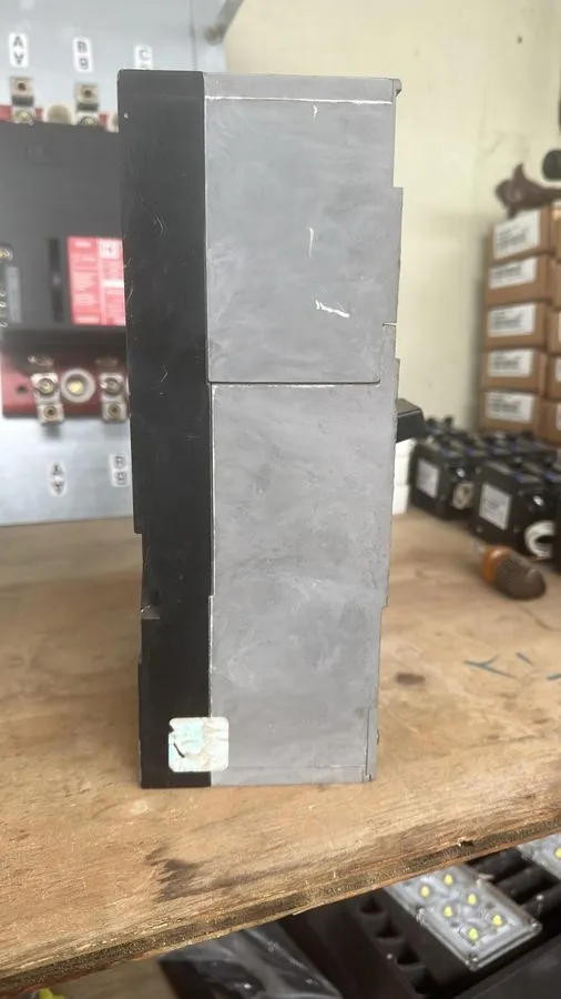 Автоматический выключатель Siemens Sentron LXD63B600 Main Breaker 600A 3-Pole 60
