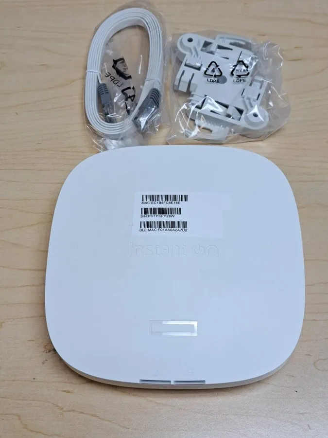 Антенна HPE ARUBA Instant On AP22 (US) 2x2 Wi-Fi 6 Indoor Access Point (R4W01A)
