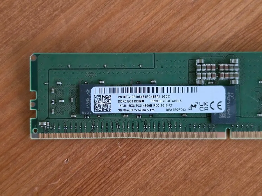 Модуль памяти 16GB Micron DDR5 PC5-4800 EC8 RDIMM 1Rx8 288 ECC RAM MTC10F1084S1R