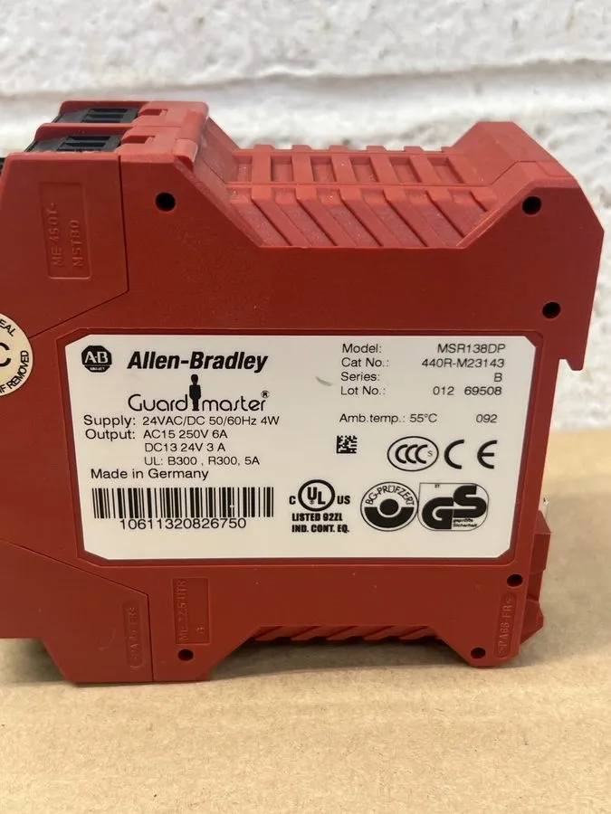 Реле безопасности Allen Bradley Safety Relay 440R M23143 Series B, MSR138DP