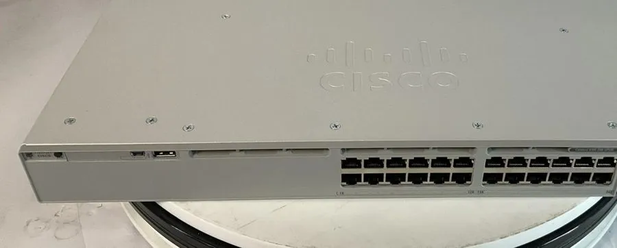 Коммутатор Cisco C9300-24UB-A Catalyst 9300 24x 1GB UPoE RJ45 Switch