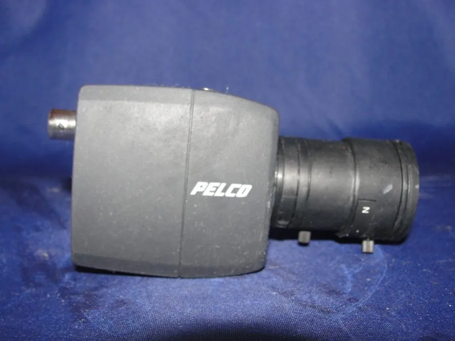 Камера PELCO Model CCC1300H-2 Surveillance Camera With Pelco 1:1.4 3.5-8mm Lens