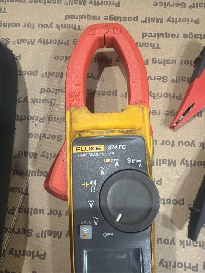 Мультиметр Fluke 374 True RMS AC/DC Clamp Meter (CAT IV 600v CAT III 1000v) w/ C