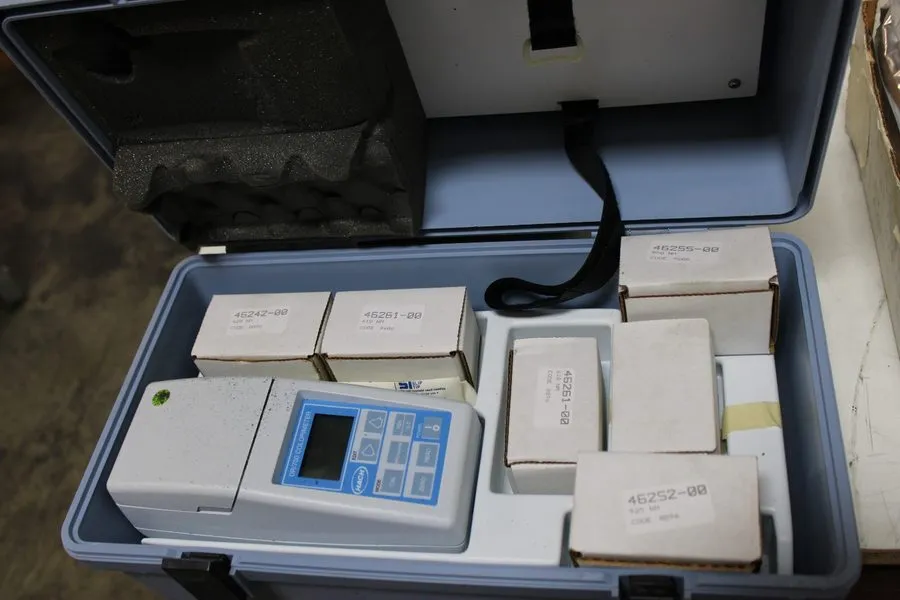Лабораторный прибор HACH DR/700 COLORIMETER
