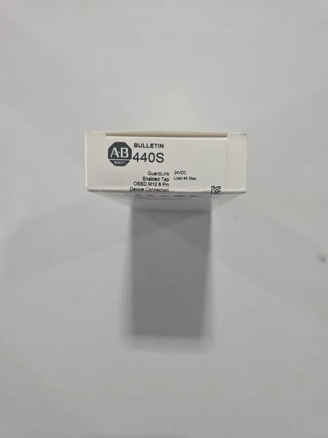 Реле безопасности Allen Bradley 440S-SF8D Guardmaster 8 Pin GuardLink Enabled — фото лота 1