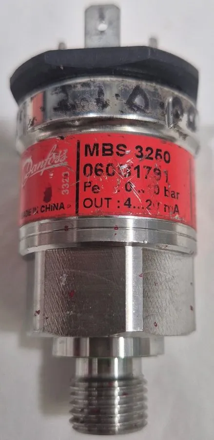 Датчик давления Danfoss Pressure Transmitter Sensor MBS3250 060G1791 0-10bar 4-2