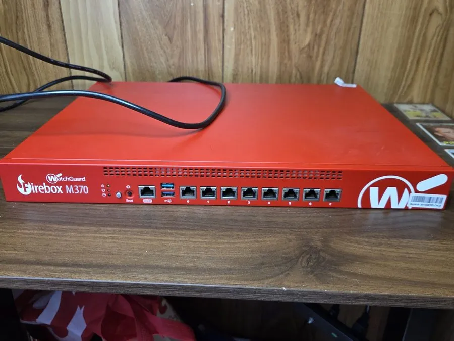 Межсетевой экран WatchGuard Firebox M370 WL6AE8 8-Port Network Security Applianc
