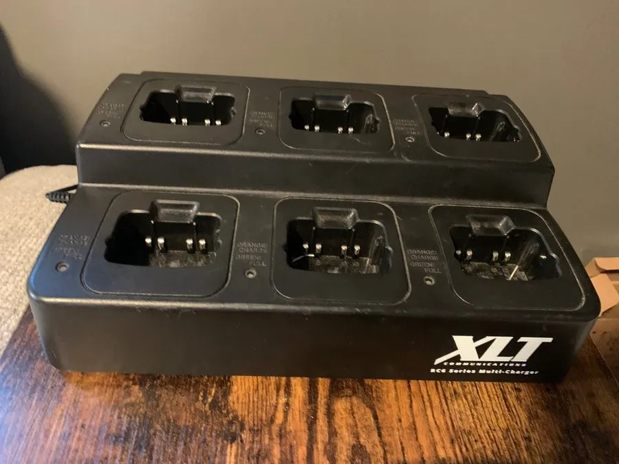 Радиостанция Walkies 4 Icom f2000 walkie talkies and 6 unit multi-charger