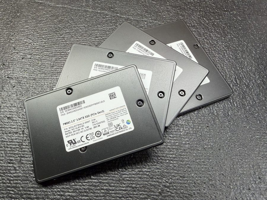 SSD-накопитель Samsung PM983 MZ-QLB3T80 3.84TB NVMe MLC Mixed Use PCIe 3.0 x4 U.