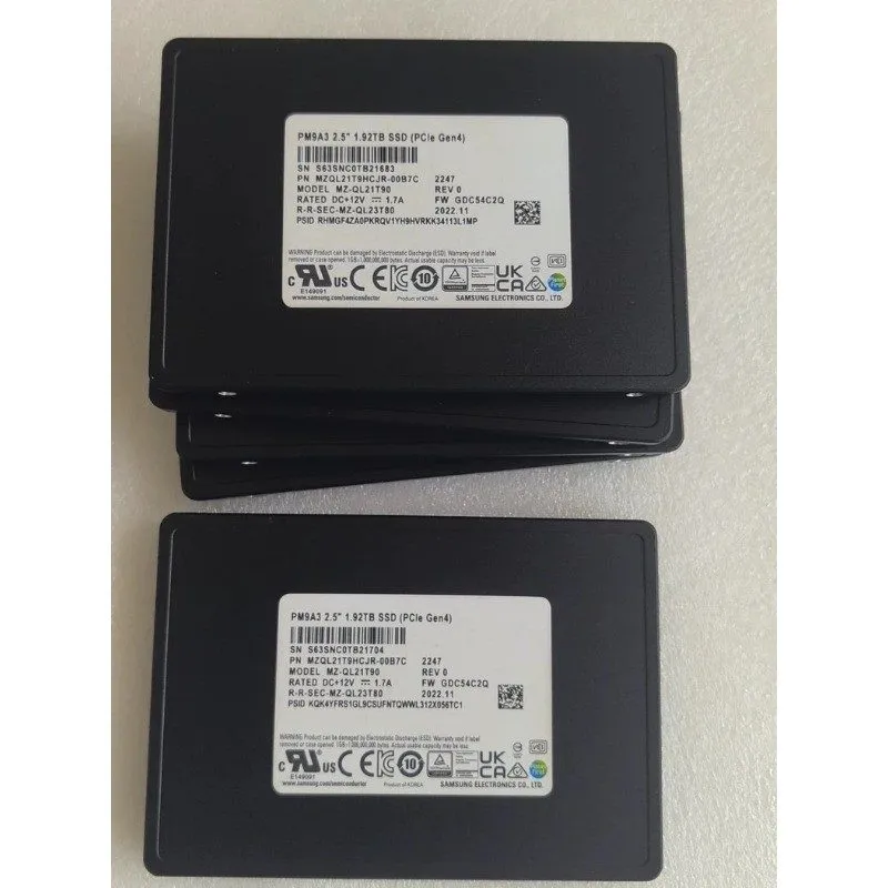 SSD-накопитель Samsung PM9A3 1.92TB 2.5" NVMe PCIe Gen4 Internal SSD MZQL21T9HCJ